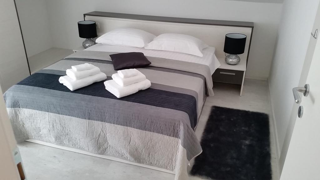 טרוגיר Apartments Sanja מראה חיצוני תמונה