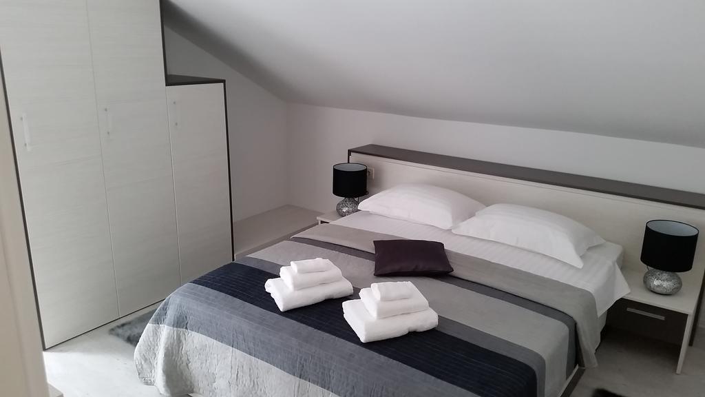 טרוגיר Apartments Sanja מראה חיצוני תמונה
