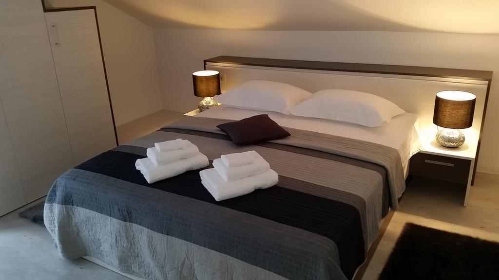 טרוגיר Apartments Sanja מראה חיצוני תמונה